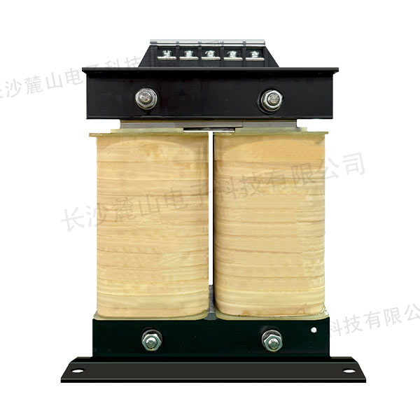 雷击与浪涌防护：  变压器绝缘技术的革新